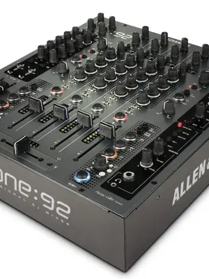 Allen & Heath XONE 92 Console DJ 6 Entrées Stéréo