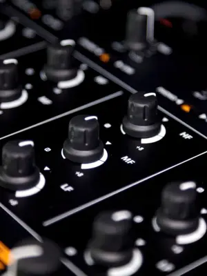 Allen & Heath Xone 43 Console Analogique 4 Canaux pour DJ