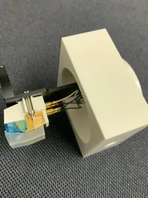 NAGAOKA DJ-03HD Cellule Phono DJ munie d'un Porte-Cellule