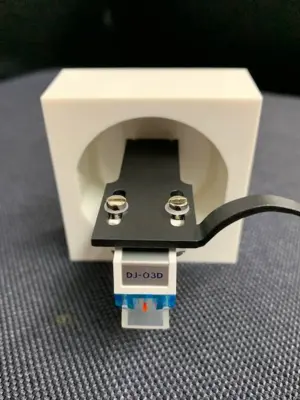 NAGAOKA DJ-03HD Cellule Phono DJ munie d'un Porte-Cellule