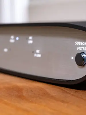 IFI AUDIO ZEN PHONO Préamplificateur Phono MM/MC de 36 à 72 dB de gain