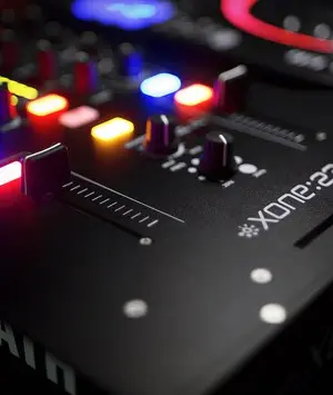 Allen & Heath Xone-23 Console DJ 2 Entrées Stéréo + 2 Sorties