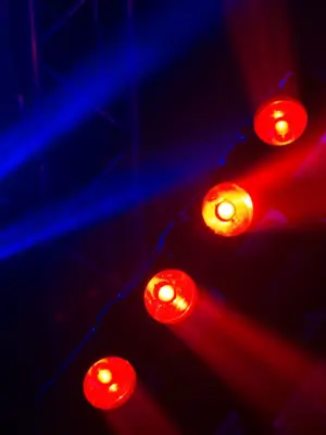 CHAUVET Rogue™ R1 FX-B Projecteur Beam à 5 Têtes Mobiles LED RGBW 5 x 15 Watts