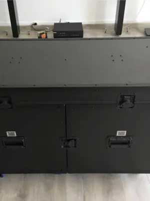 SOFA BLACKCASE 2 Fauteuils et une Table Pliable en Flight Case (Noir Mat)