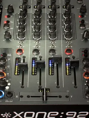 Allen & Heath XONE 92 Console DJ 6 Entrées Stéréo