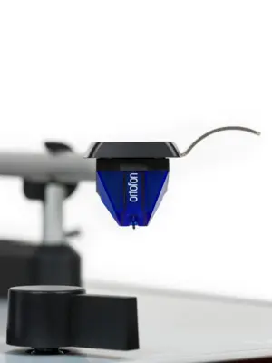 Thorens TD 403 DD Platine Vinyle Entrainement direct munie d'un Pré-Amplificateur Phono Intégré & Cellule Ortofon 2M Blue