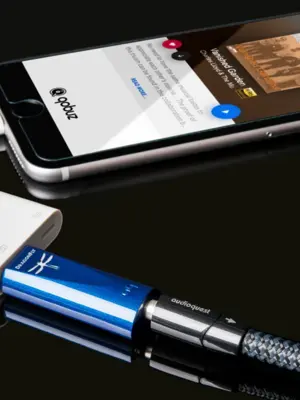 AUDIOQUEST Dragonfly Cobalt Convertisseur Numérique-Analogique (DAC) USB, Préampli et Amplificateur pour Casques