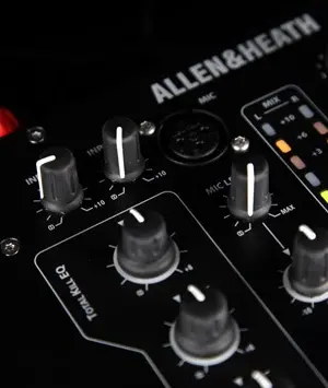 Allen & Heath Xone-23 Console DJ 2 Entrées Stéréo + 2 Sorties