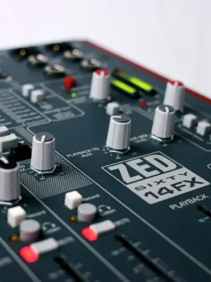 Allen & Heath ZED60-14FX Console de Mixage 8 Entrées Mono 2 Stéréo 2 Aux et Sortie USB avec Effets