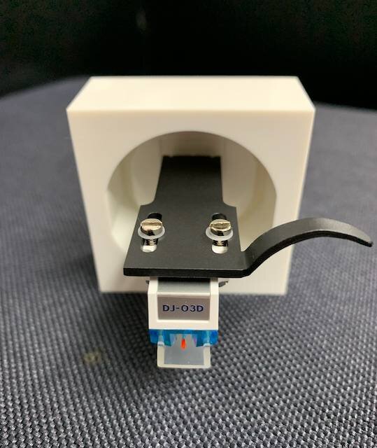 Produit NAGAOKA DJ-03HD Cellule Phono DJ munie d'un Porte-Cellule Image