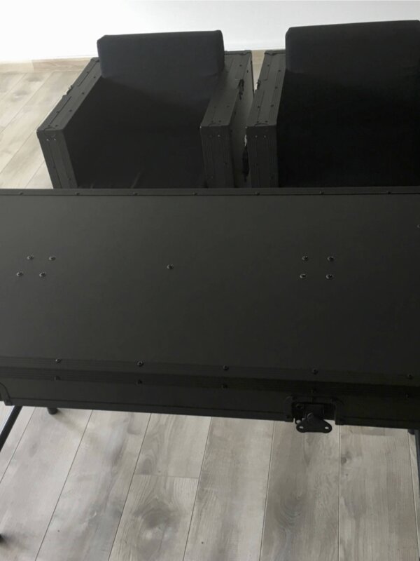 Produit SOFA BLACKCASE 2 Fauteuils et une Table Pliable en Flight Case (Noir Mat) Image