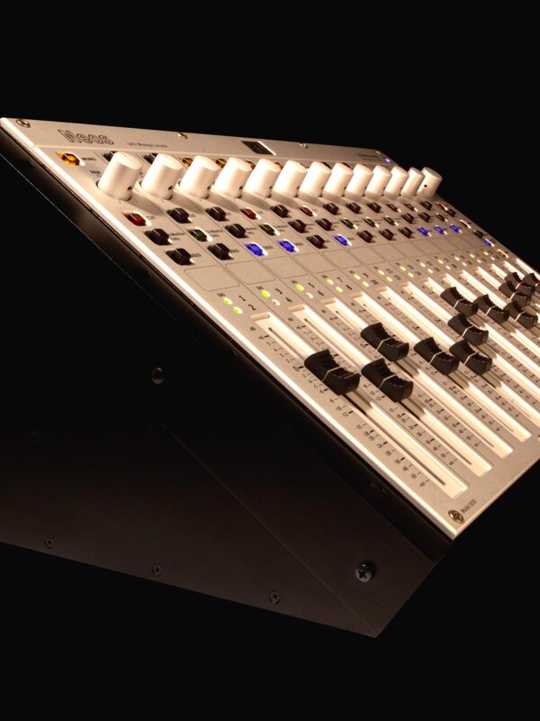 Produit SPL NEOS Console de Monitoring & Mixage 120V/24 Canaux Image